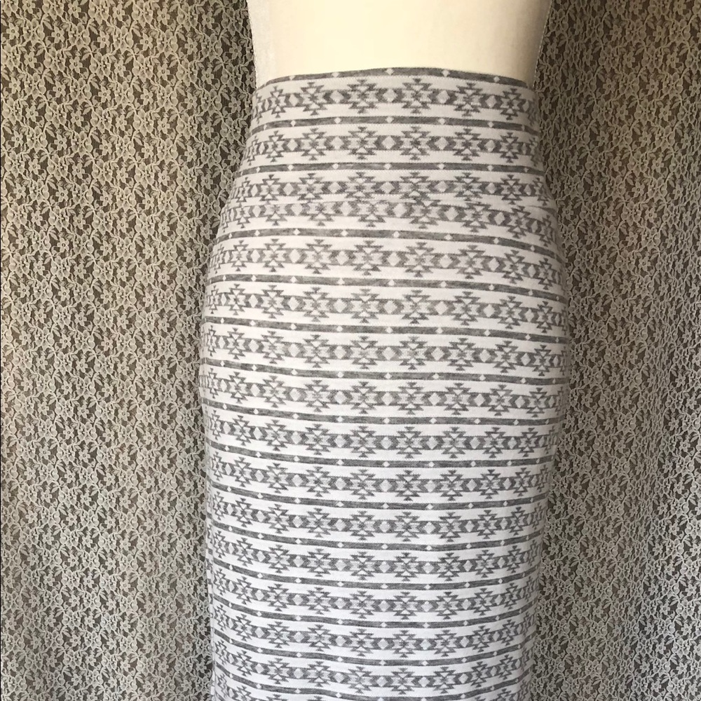 LulaRoe Pencil Skirt Small Color Gray Cream